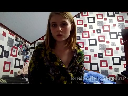 ❤️ Young blonde oileanach às an Ruis likes mòr dicks. ☑  Bhidio gnè  leinn