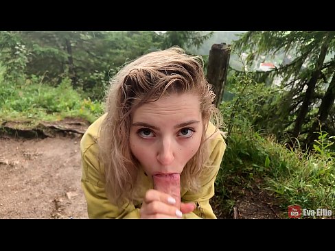 ❤️ Nighean a’ slugadh cum às deidh blowjob poblach - Eva Elfi ☑  Bhidio gnè  leinn